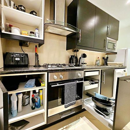 Modern Hyde Park Home With Private Entrance & Private Back Patio Near Bayswater & Paddington Stations 런던 외부 사진