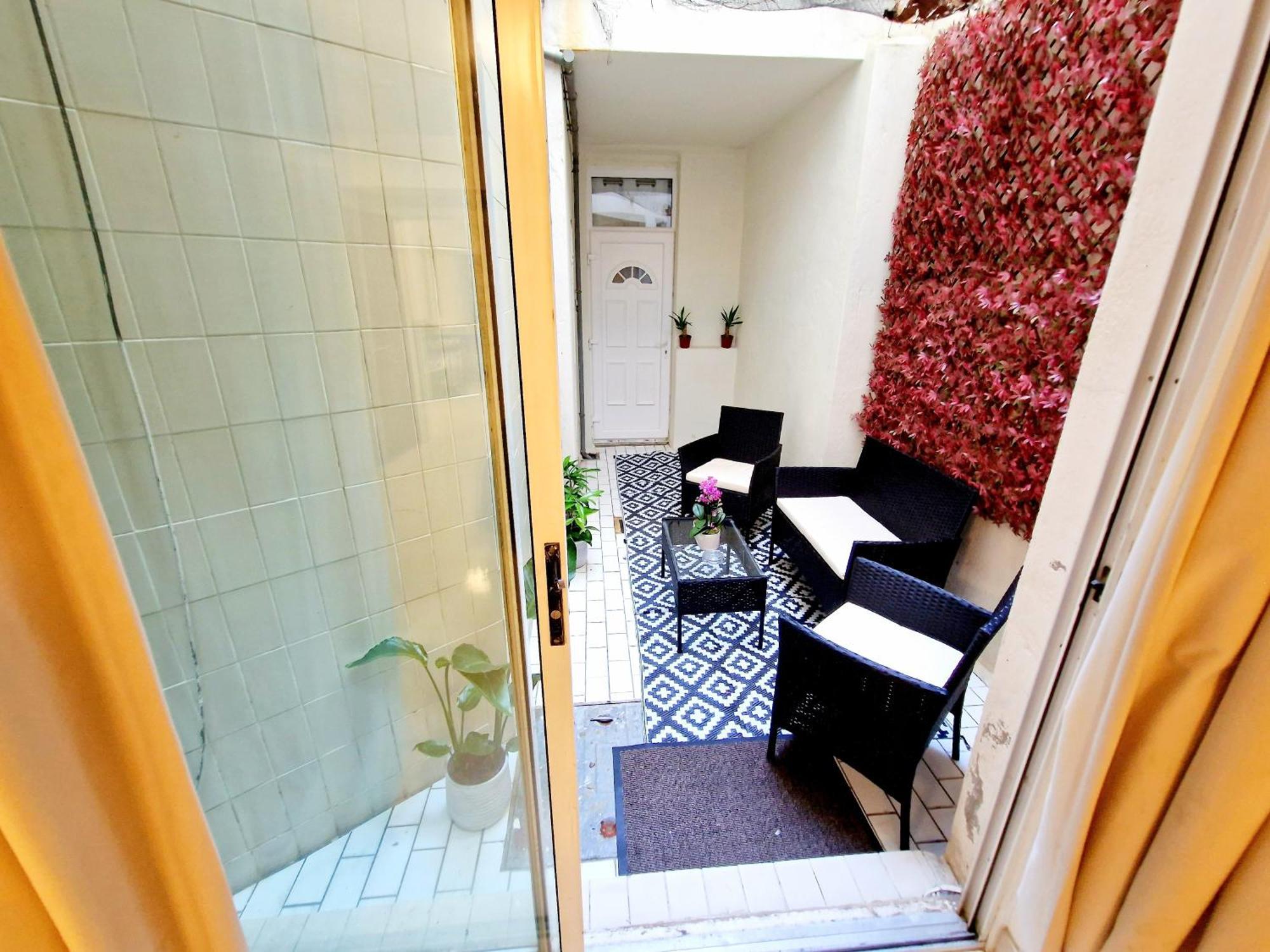 Modern Hyde Park Home With Private Entrance & Private Back Patio Near Bayswater & Paddington Stations 런던 외부 사진