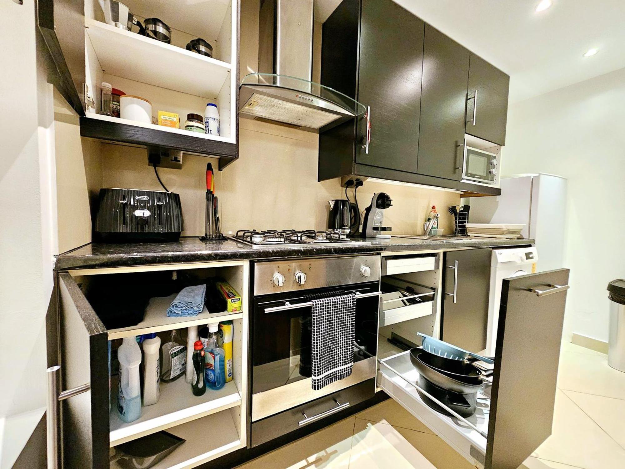 Modern Hyde Park Home With Private Entrance & Private Back Patio Near Bayswater & Paddington Stations 런던 외부 사진